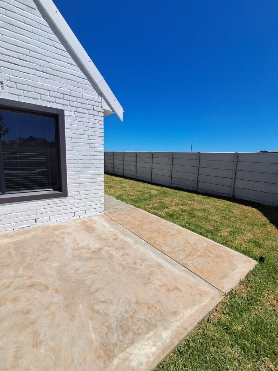 2 Bedroom Property for Sale in Britannia Bay Western Cape